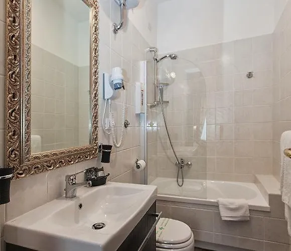 Hotel Romano 2*