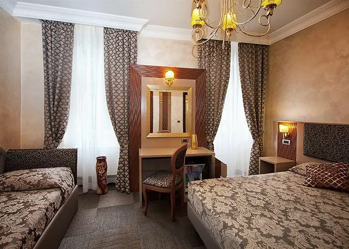 Hotel Romano 2* Рим